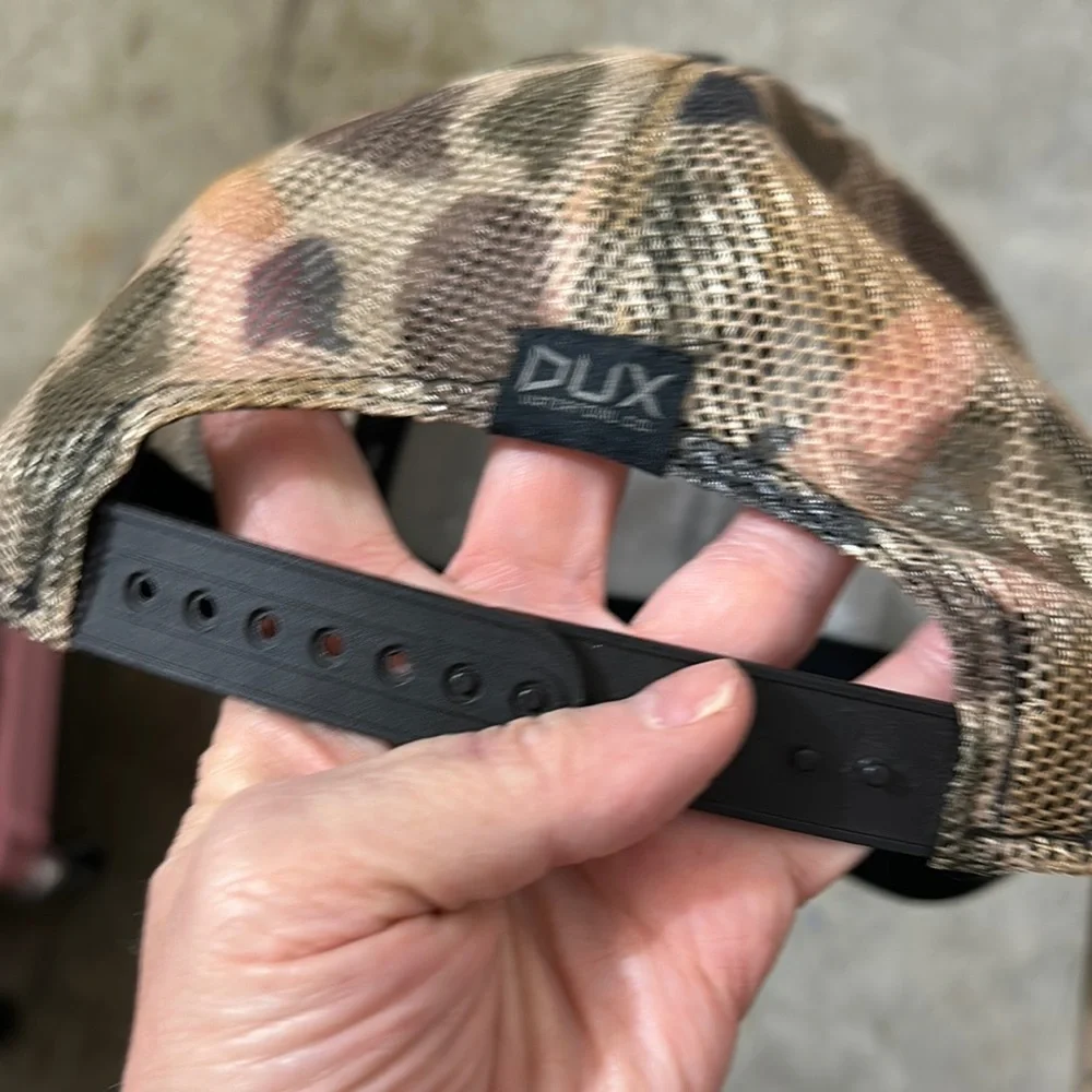 Black Trucker Hat with Curved Brim and‎ Mesh Back / KD